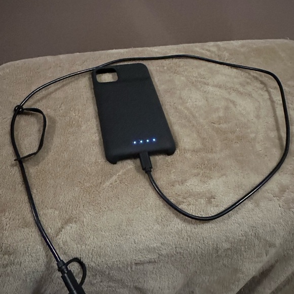 Mophie battery case for iPhone 12 Pro Max including charging cord! - Picture 3 of 3